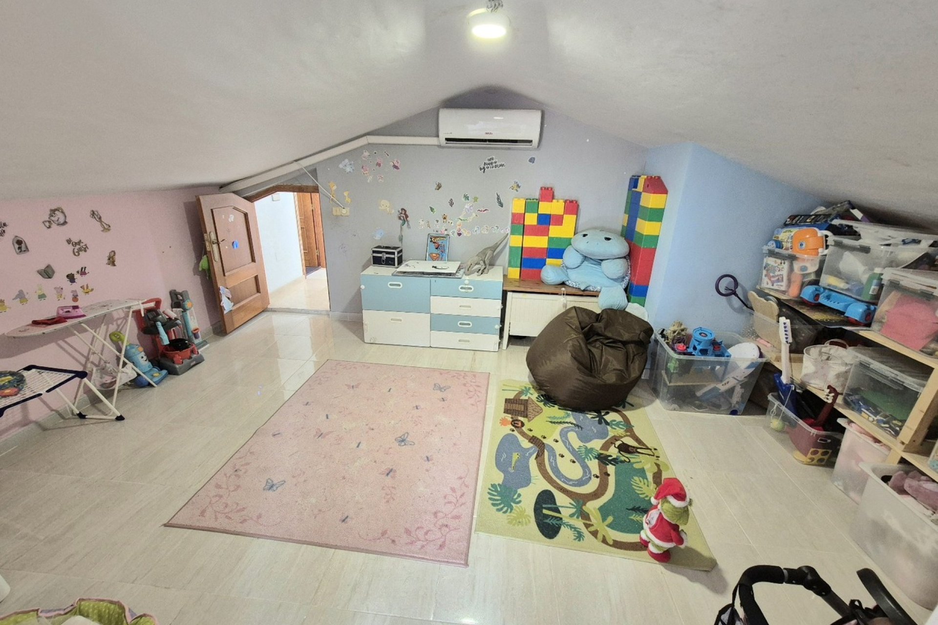 Resale - Villa -
San Miguel de Salinas - Ciudad de las comunicaciones