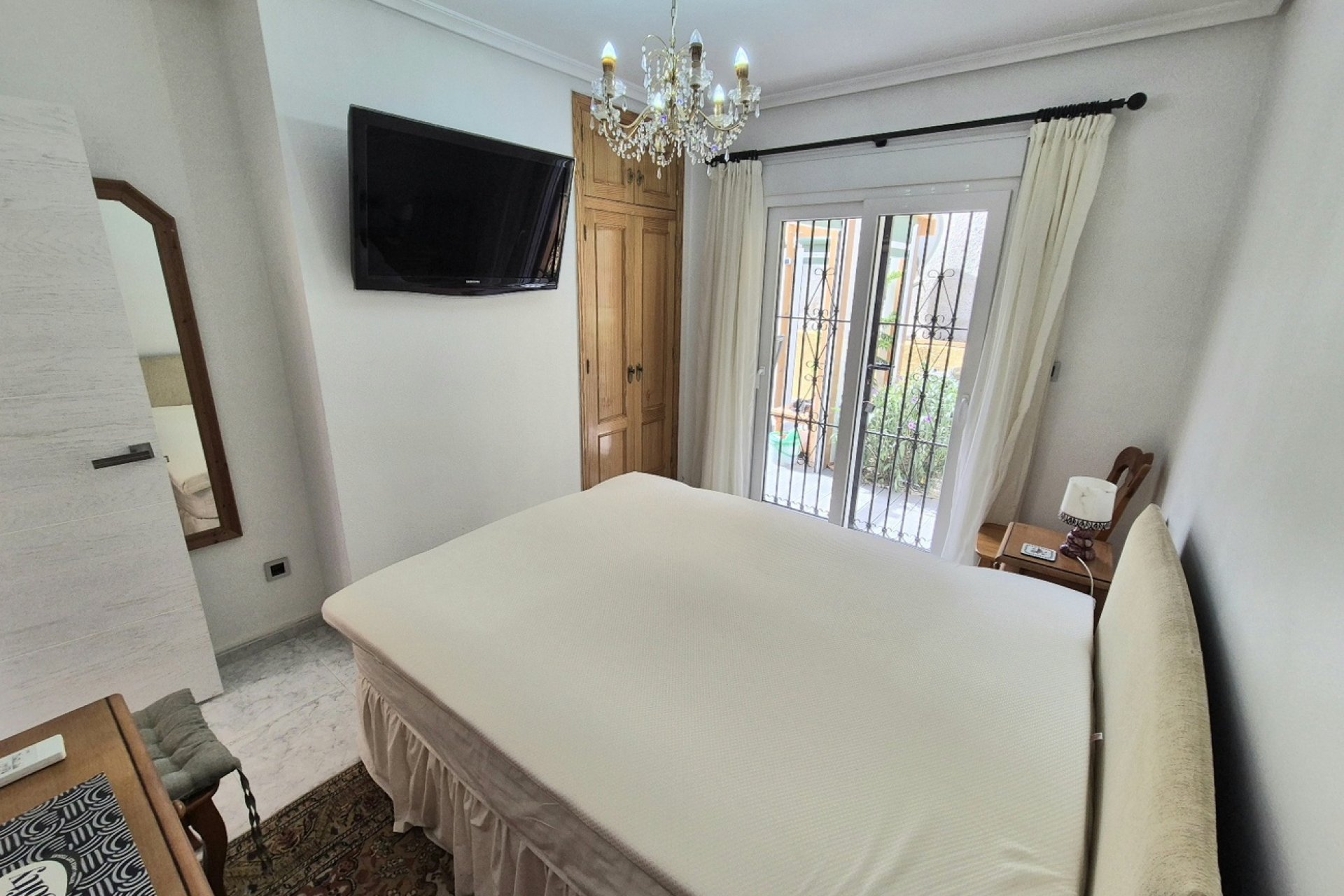 Resale - Villa -
San Miguel de Salinas - Ciudad de las comunicaciones