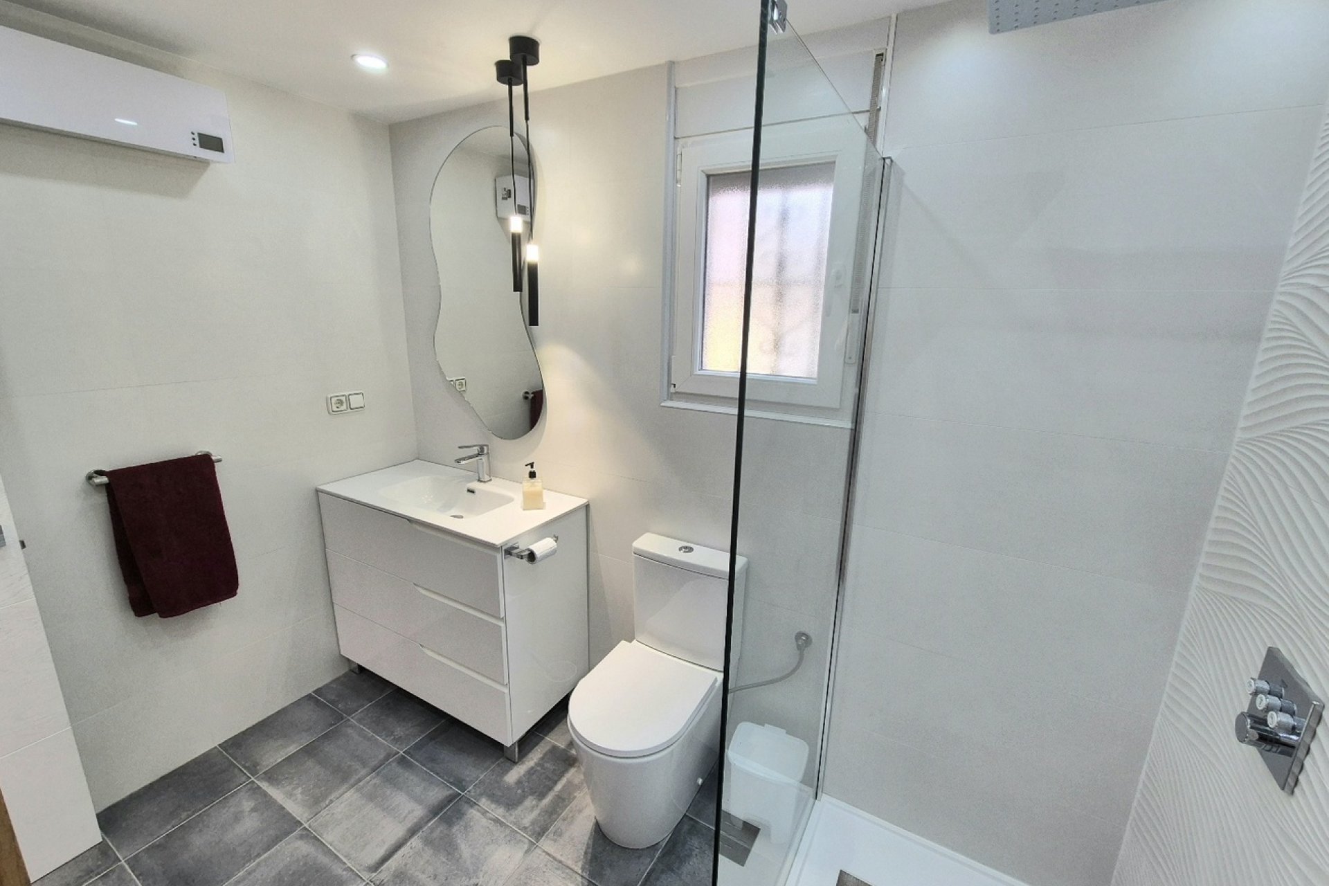 Resale - Villa -
San Miguel de Salinas - Ciudad de las comunicaciones