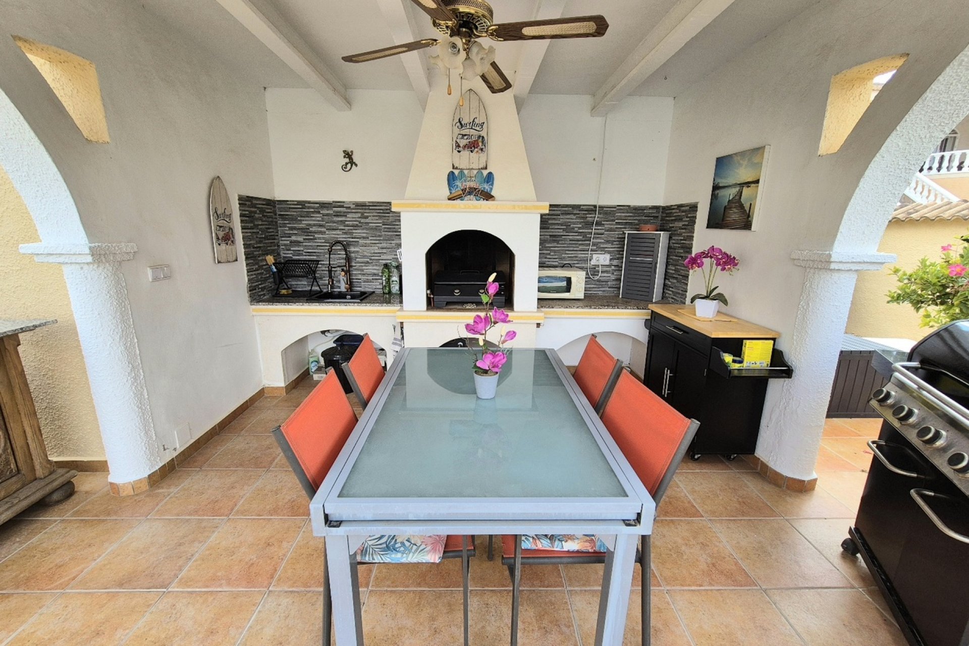 Resale - Villa -
San Miguel de Salinas - Ciudad de las comunicaciones