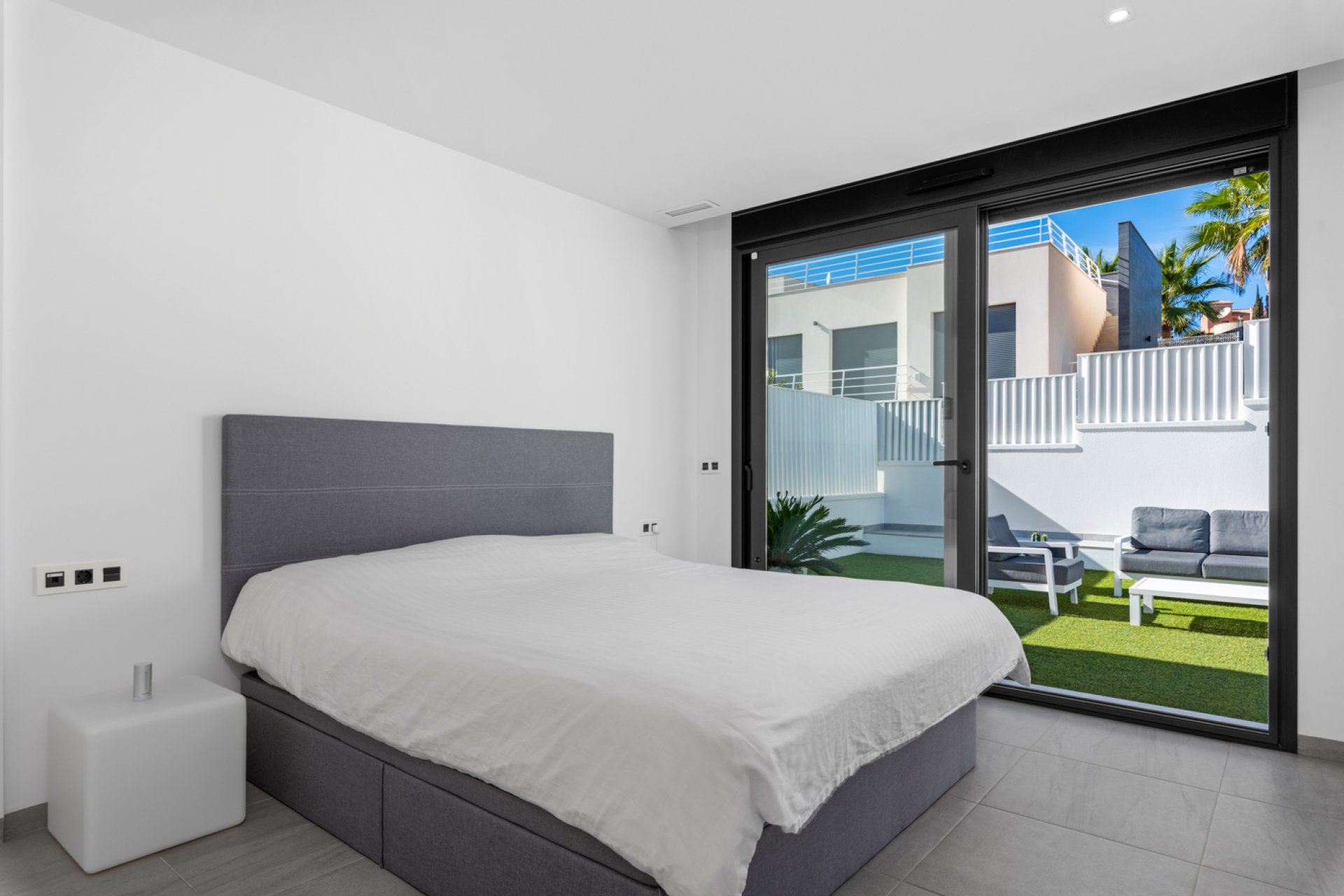 Resale - Villa -
San Miguel de Salinas - Inland