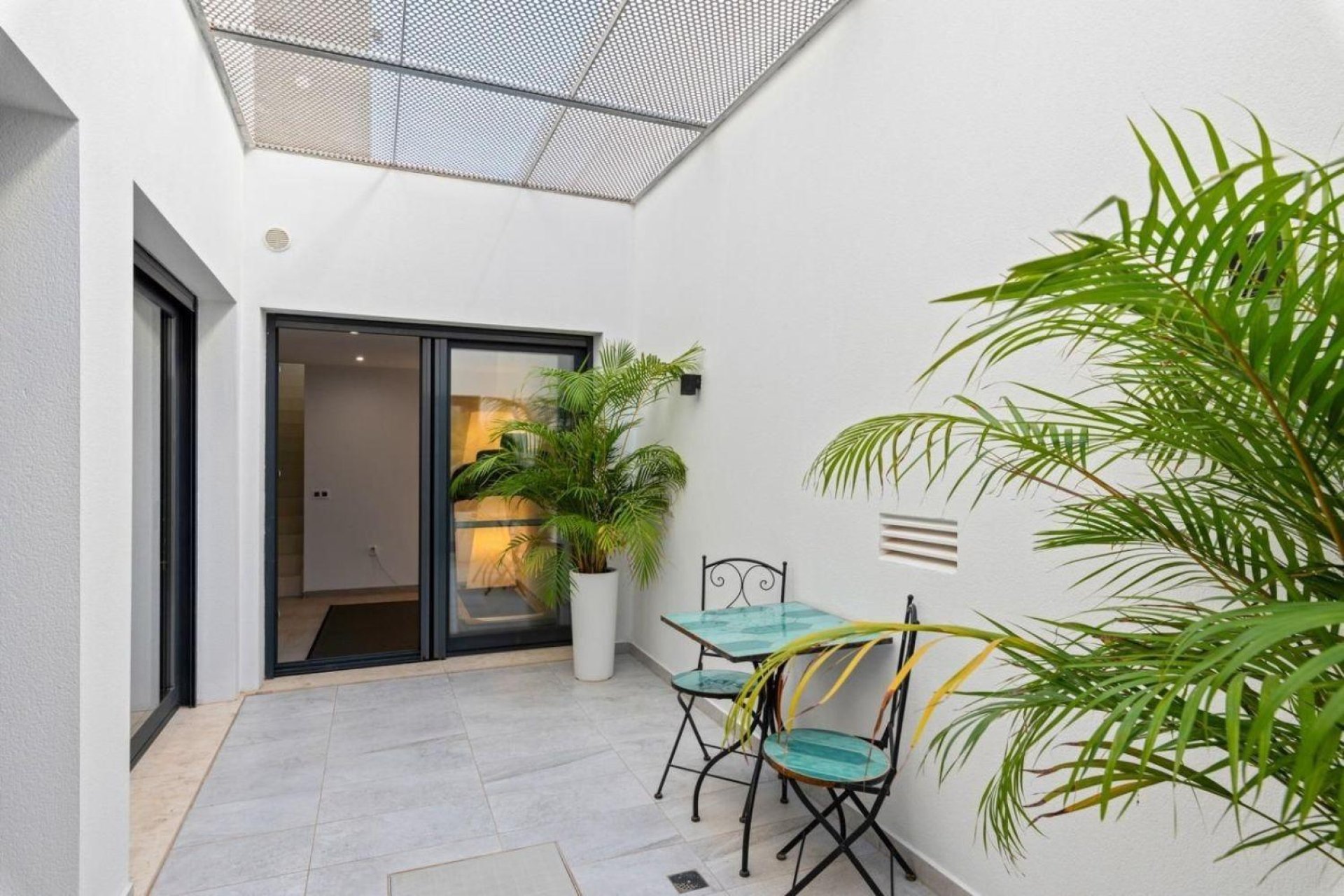 Resale - Villa -
San Miguel de Salinas - Urbanizaciones