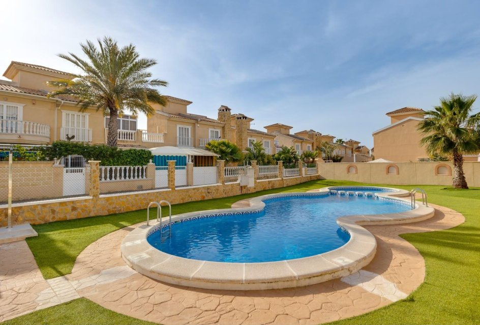 Resale - Villa -
Torrevieja - Aguas Nuevas