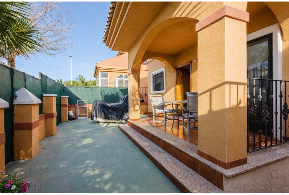 Resale - Villa -
Torrevieja - Aguas Nuevas