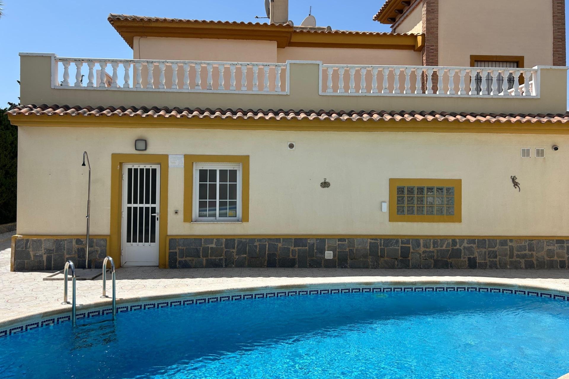 Resale - Villa -
Torrevieja - La Siesta - El Salado - Torreta