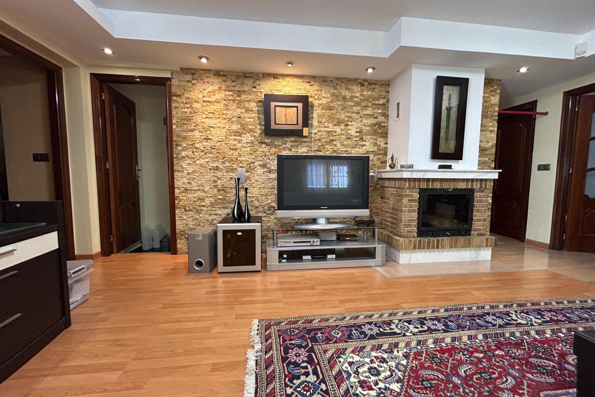 Resale - Villa -
Torrevieja - La Siesta - El Salado - Torreta