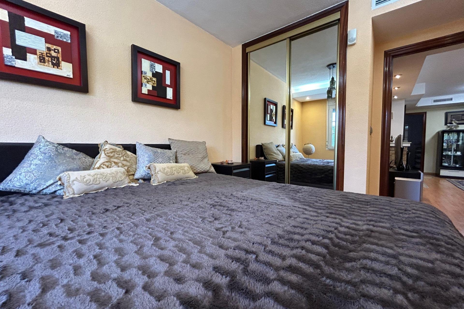 Resale - Villa -
Torrevieja - La Siesta - El Salado - Torreta