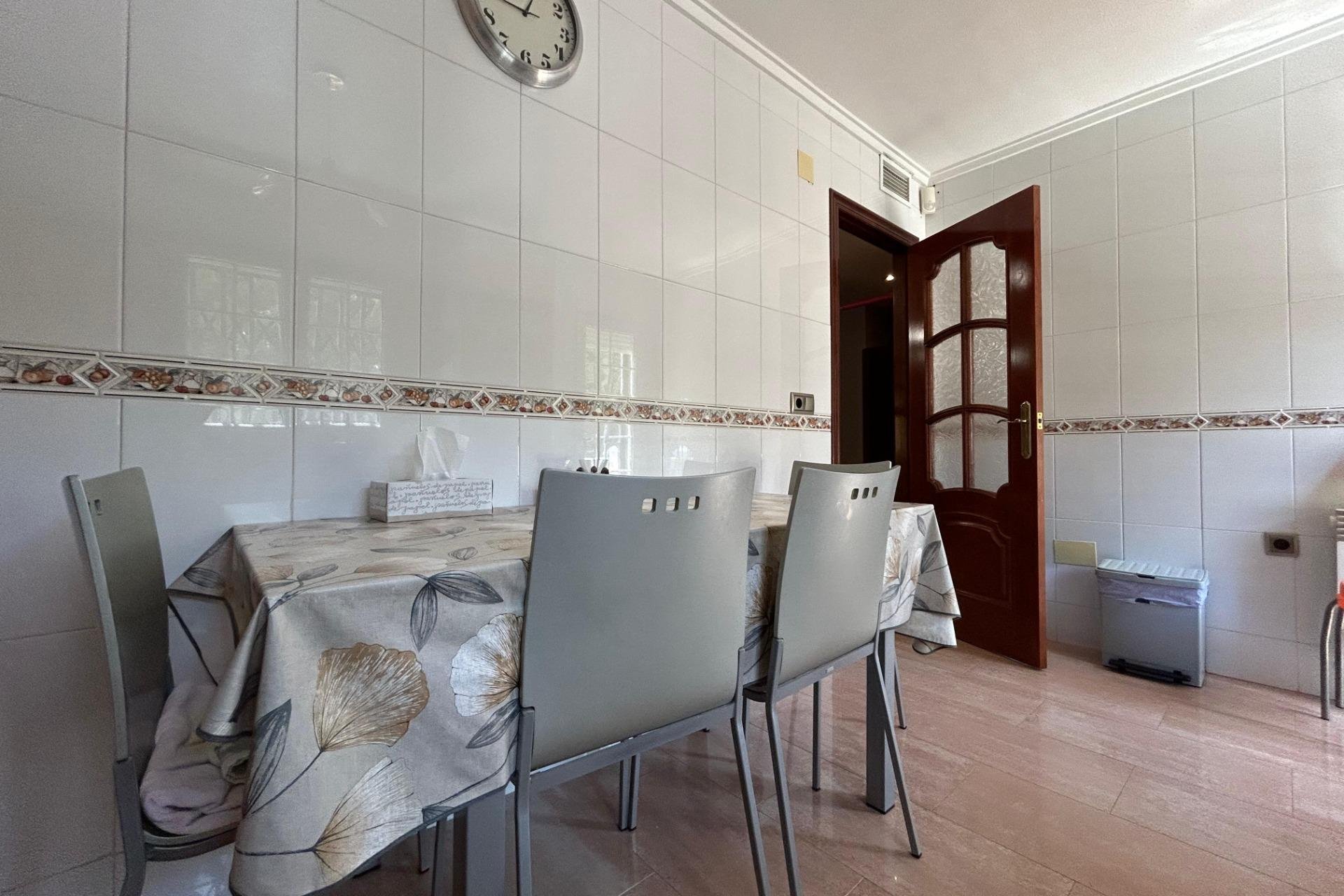 Resale - Villa -
Torrevieja - La Siesta - El Salado - Torreta