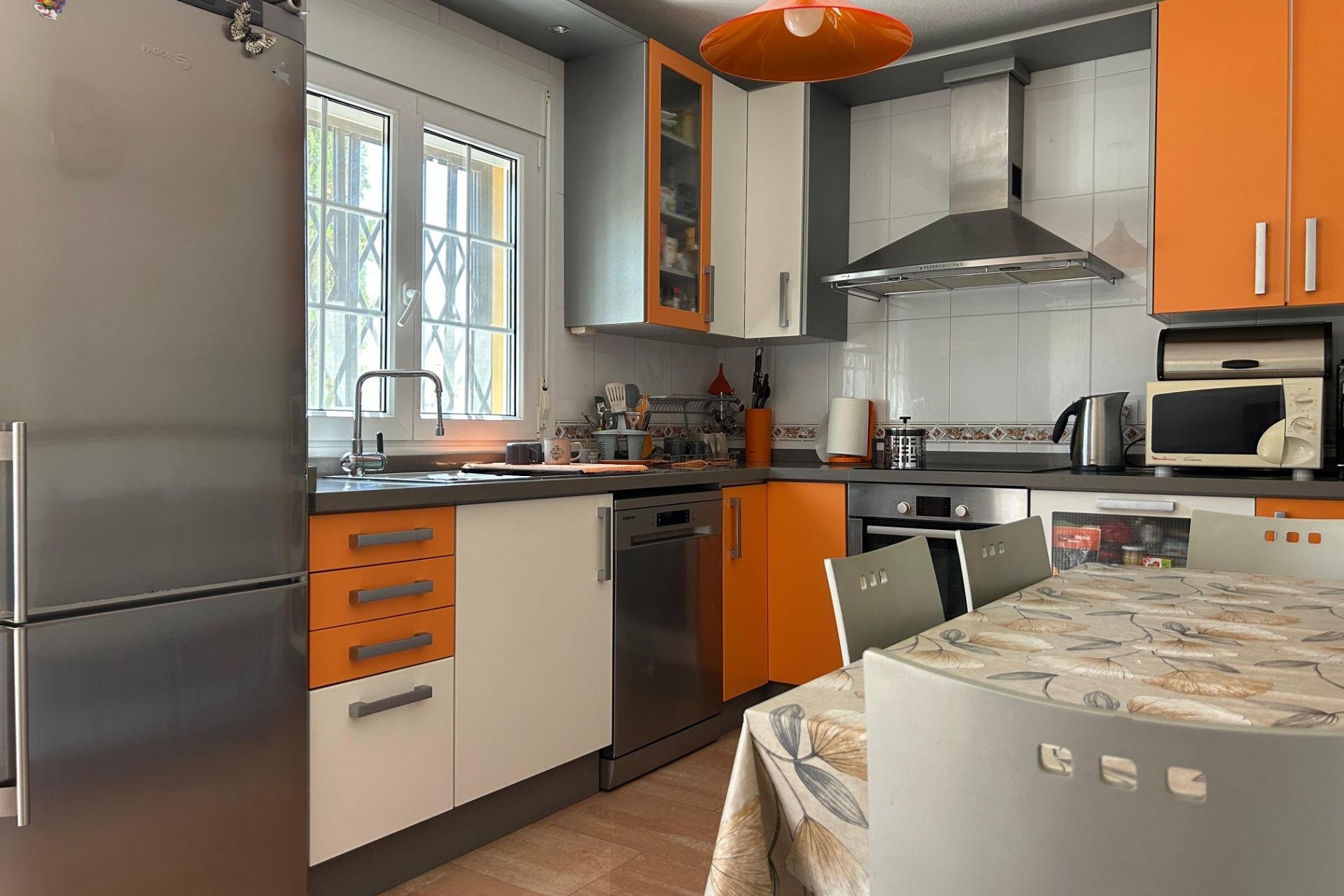 Resale - Villa -
Torrevieja - La Siesta - El Salado - Torreta