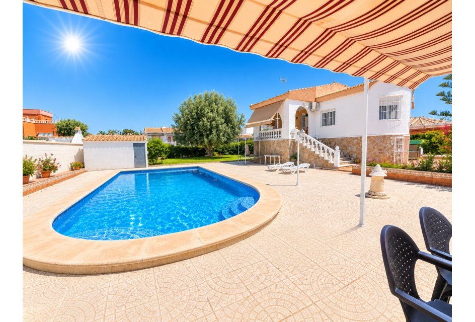 Resale - Villa -
Torrevieja - La siesta