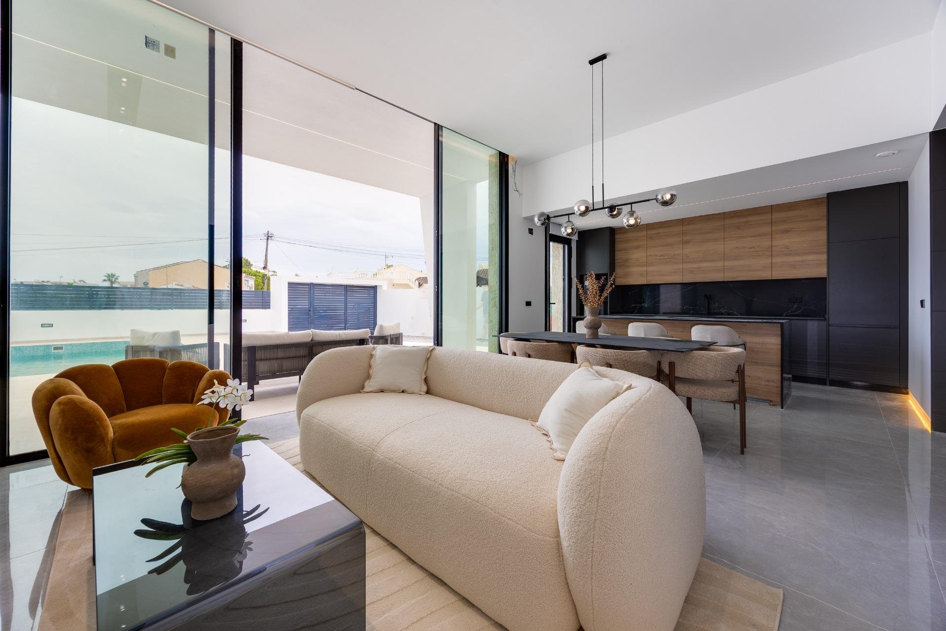 Resale - Villa -
Torrevieja - Los Balcones - Los Altos del Edén