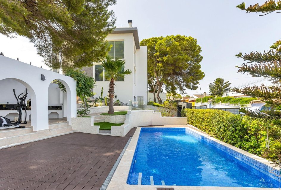 Resale - Villa -
Torrevieja - Los balcones