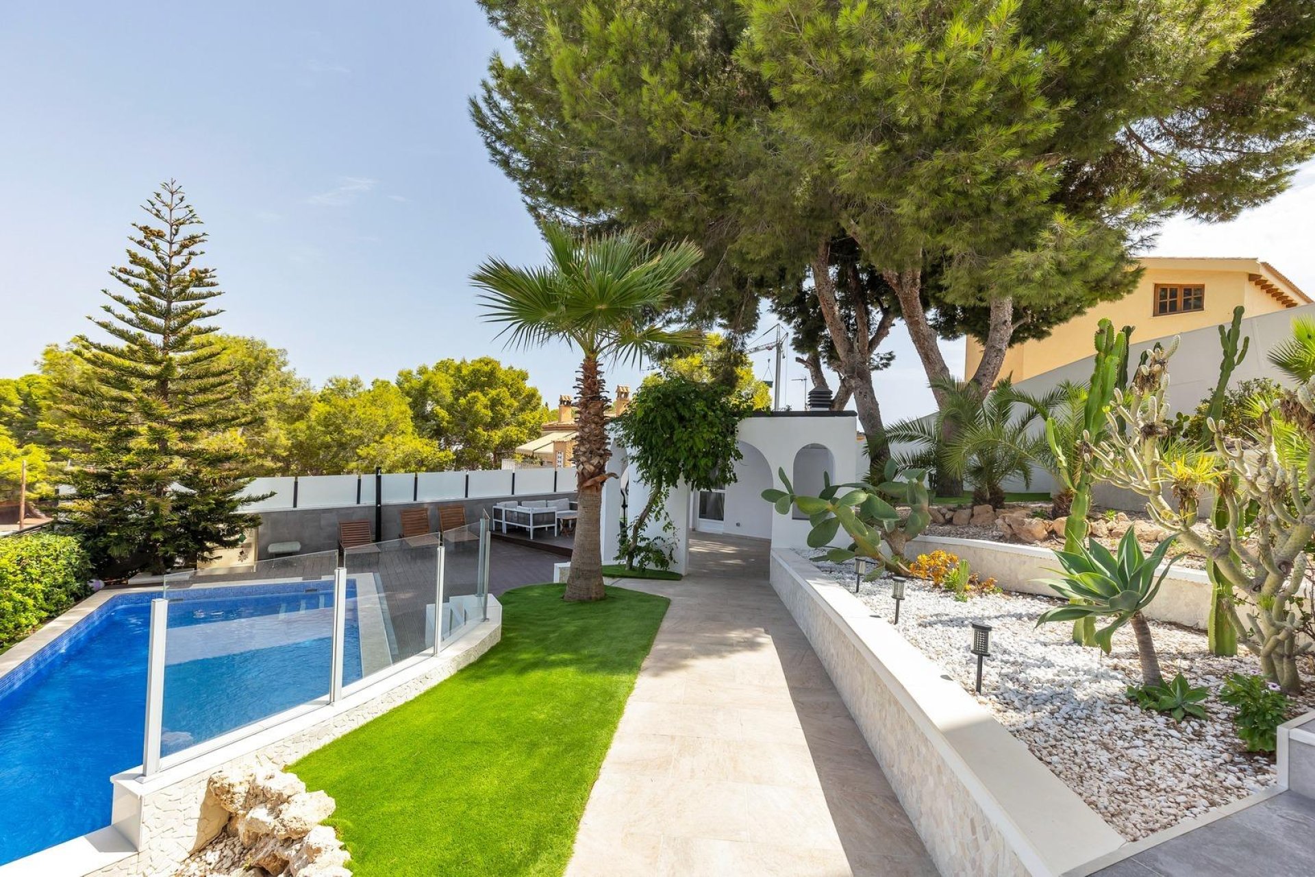 Resale - Villa -
Torrevieja - Los balcones