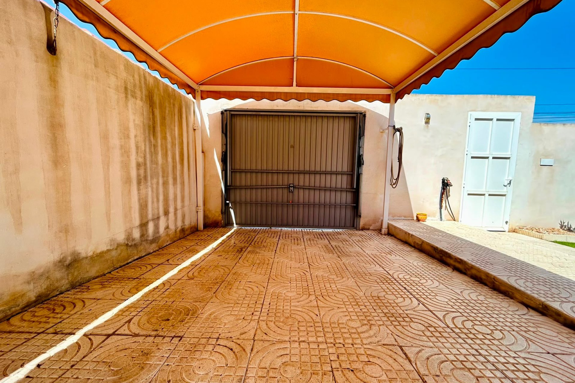 Resale - - VILLA -
Torrevieja - Urbanización San Luis