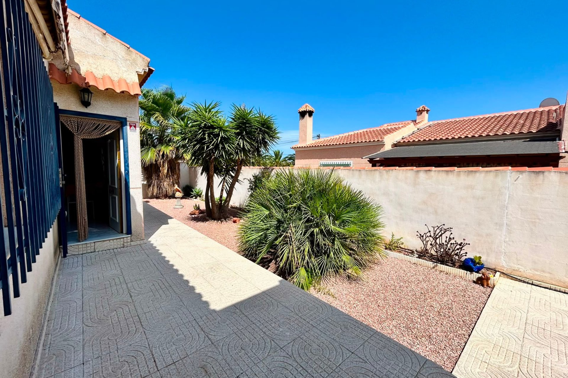 Resale - - VILLA -
Torrevieja - Urbanización San Luis