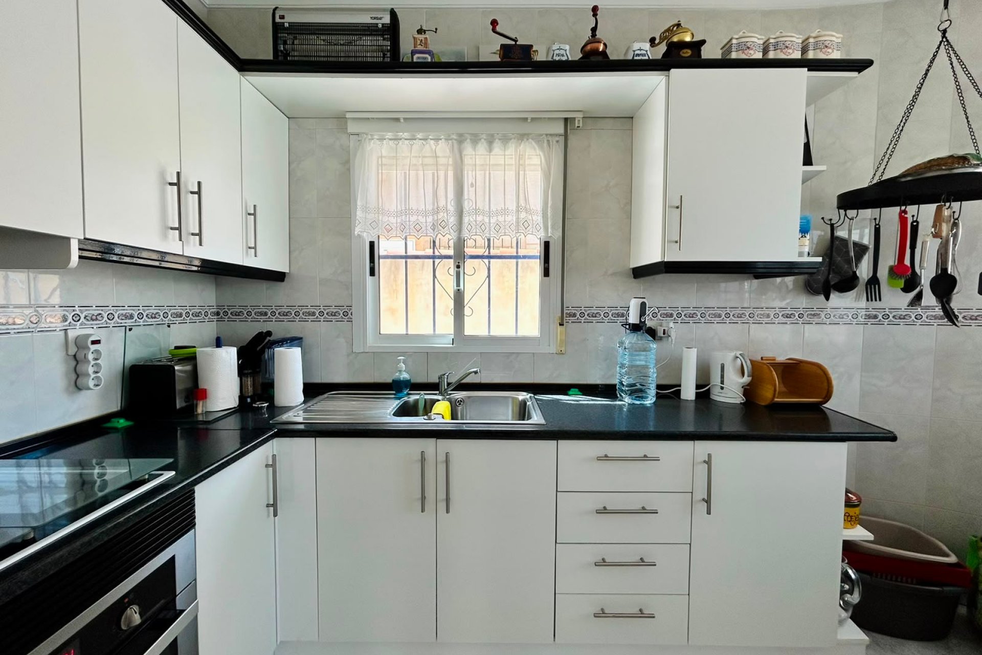 Resale - - VILLA -
Torrevieja - Urbanización San Luis