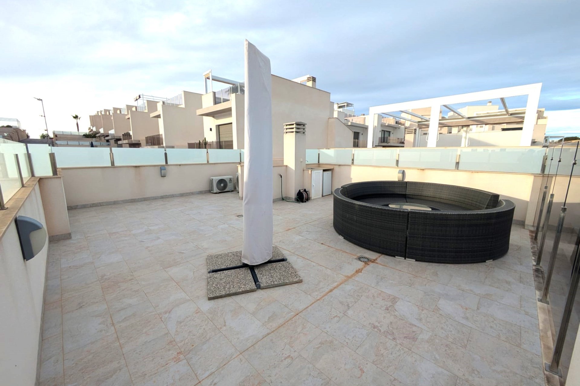Resale - Villa -
Villamartin