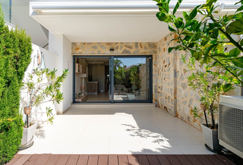Revente - Apartament -
Punta Prima