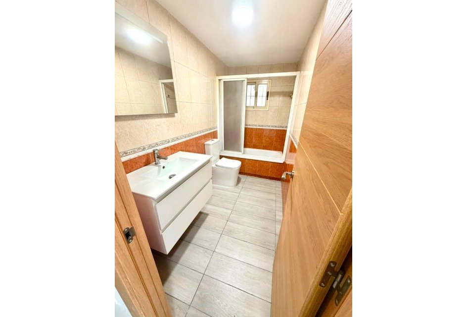 Revente - Apartamento -
Torrevieja Centro - Torrevieja