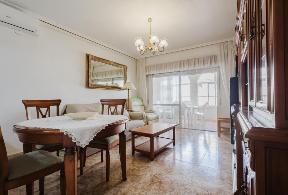 Revente - Apartamento -
Torrevieja - Playa de los Naufragos