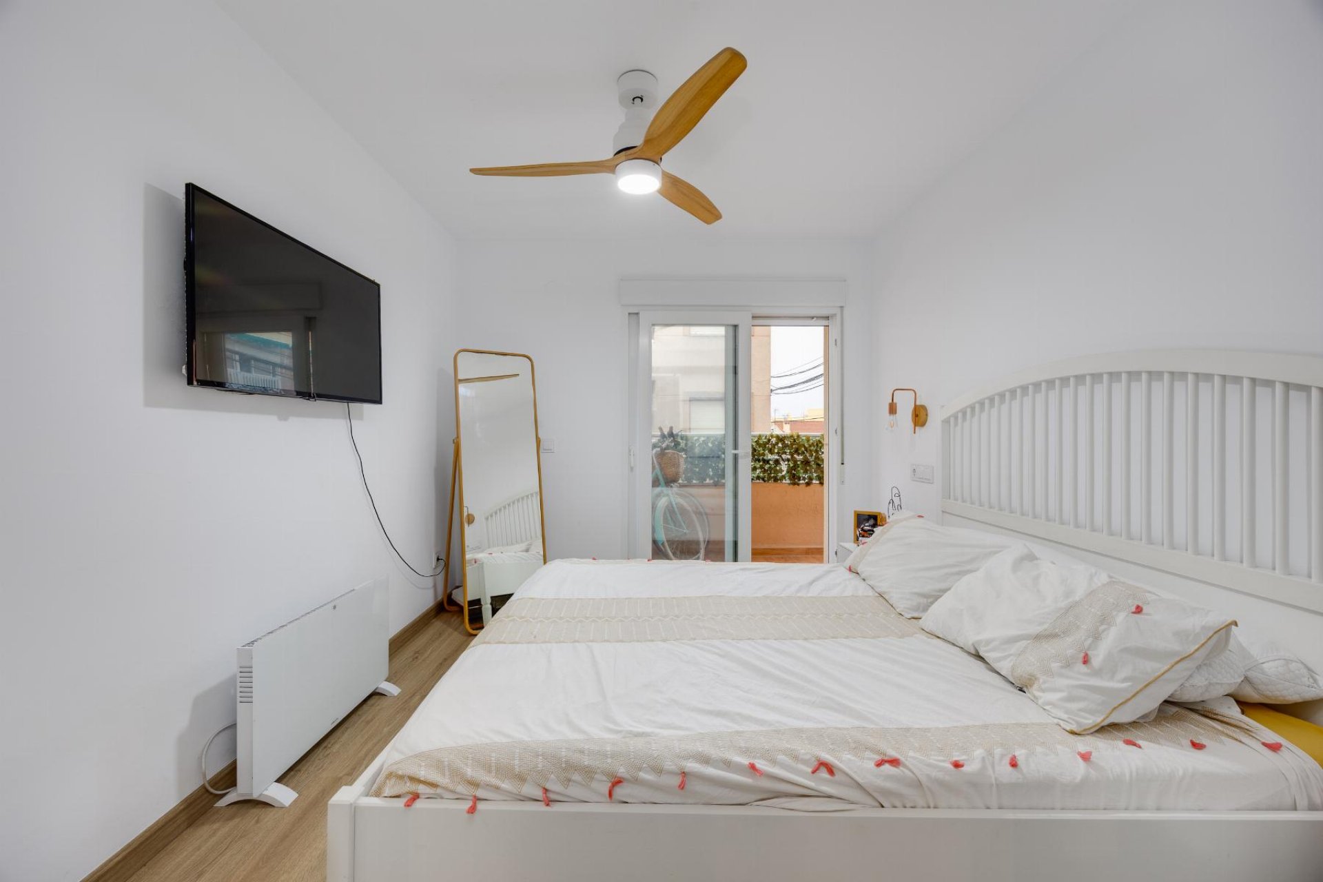 Revente - Apartamento -
Torrevieja - Playa de los Naufragos