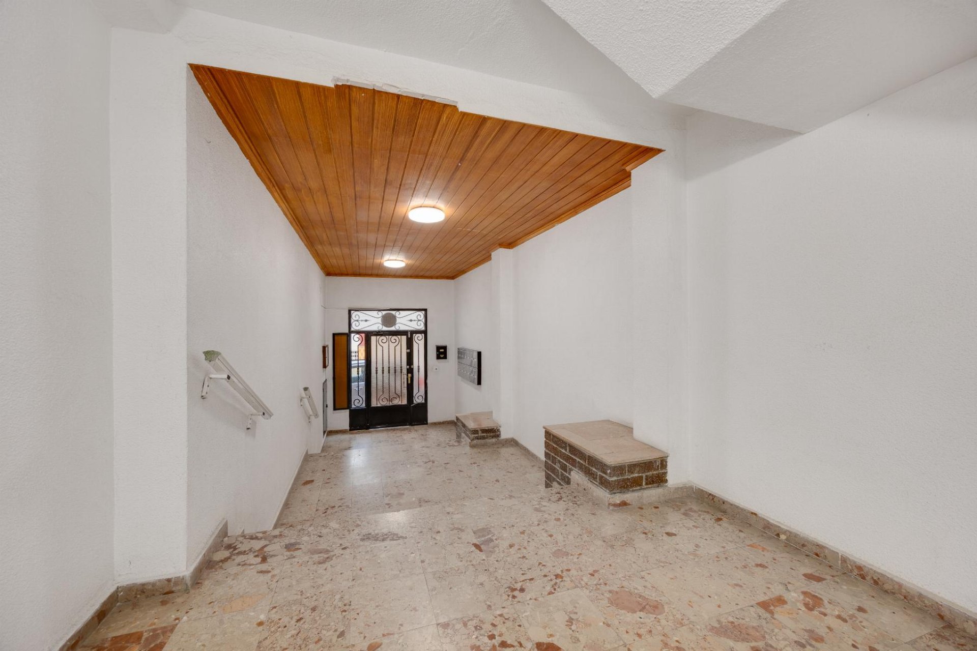 Revente - Apartamento -
Torrevieja - Playa de los Naufragos
