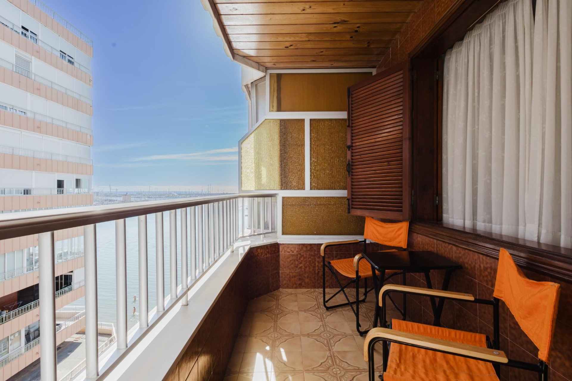 Revente - Apartamento -
Torrevieja - Playa del Acequión