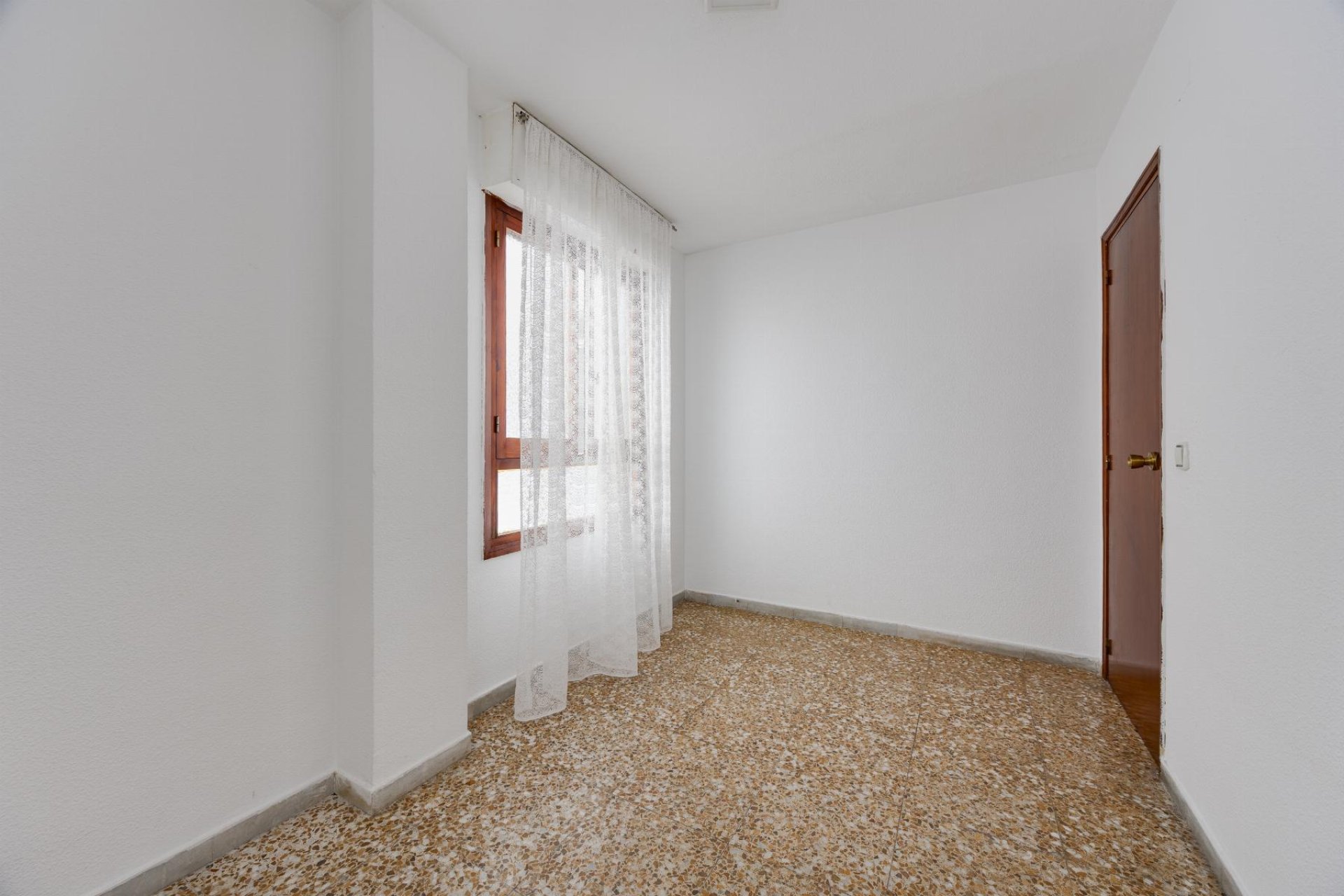 Revente - Apartamento -
Torrevieja - Playa del Acequión