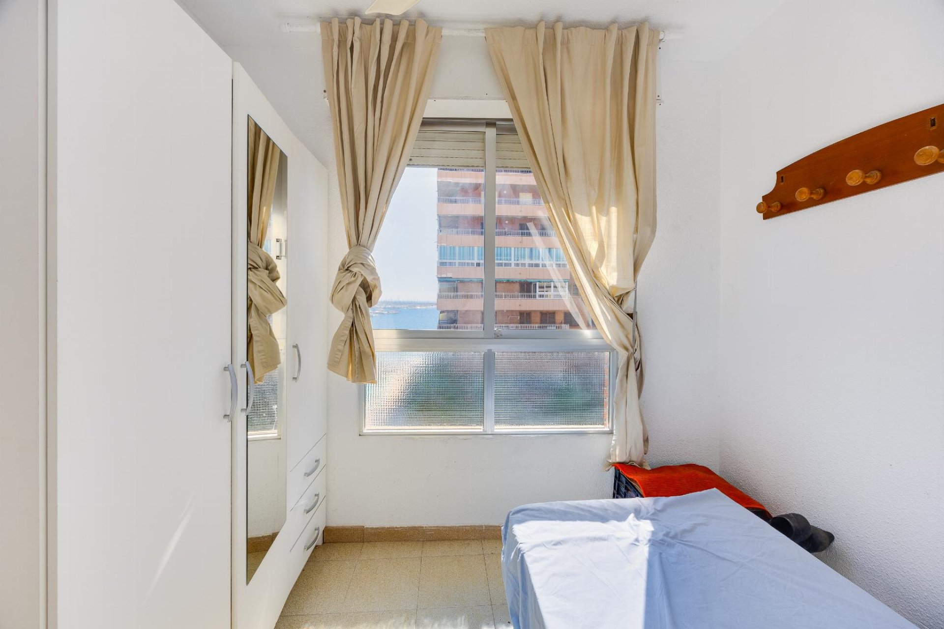 Revente - Apartamento -
Torrevieja - Playa del Acequión