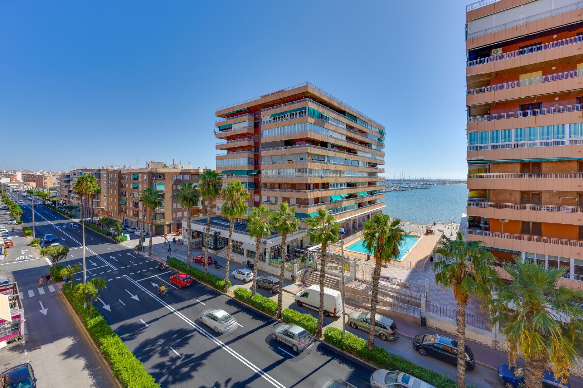 Revente - Apartamento -
Torrevieja - Playa del Acequión