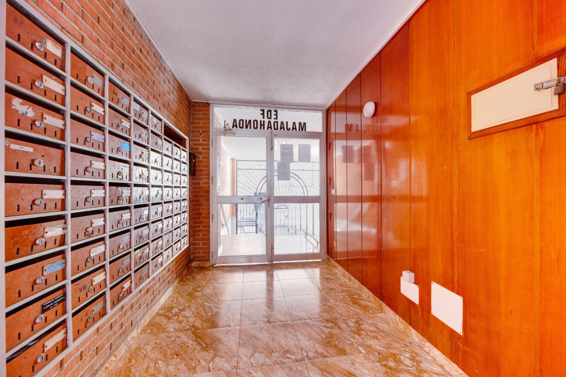 Revente - Apartamento -
Torrevieja - Playa del Acequión