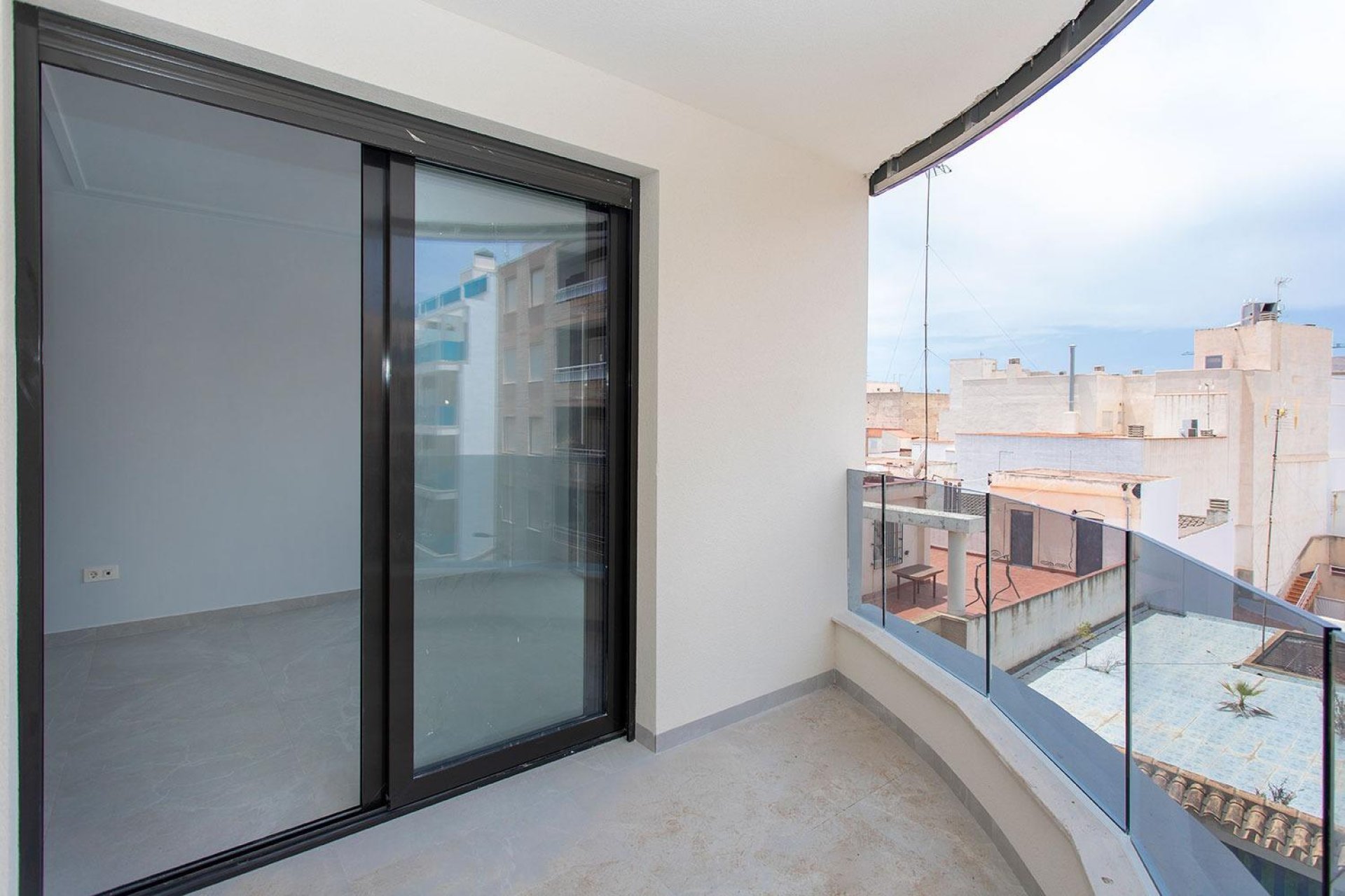 Revente - Appartement -
Torrevieja - Paseo maritimo