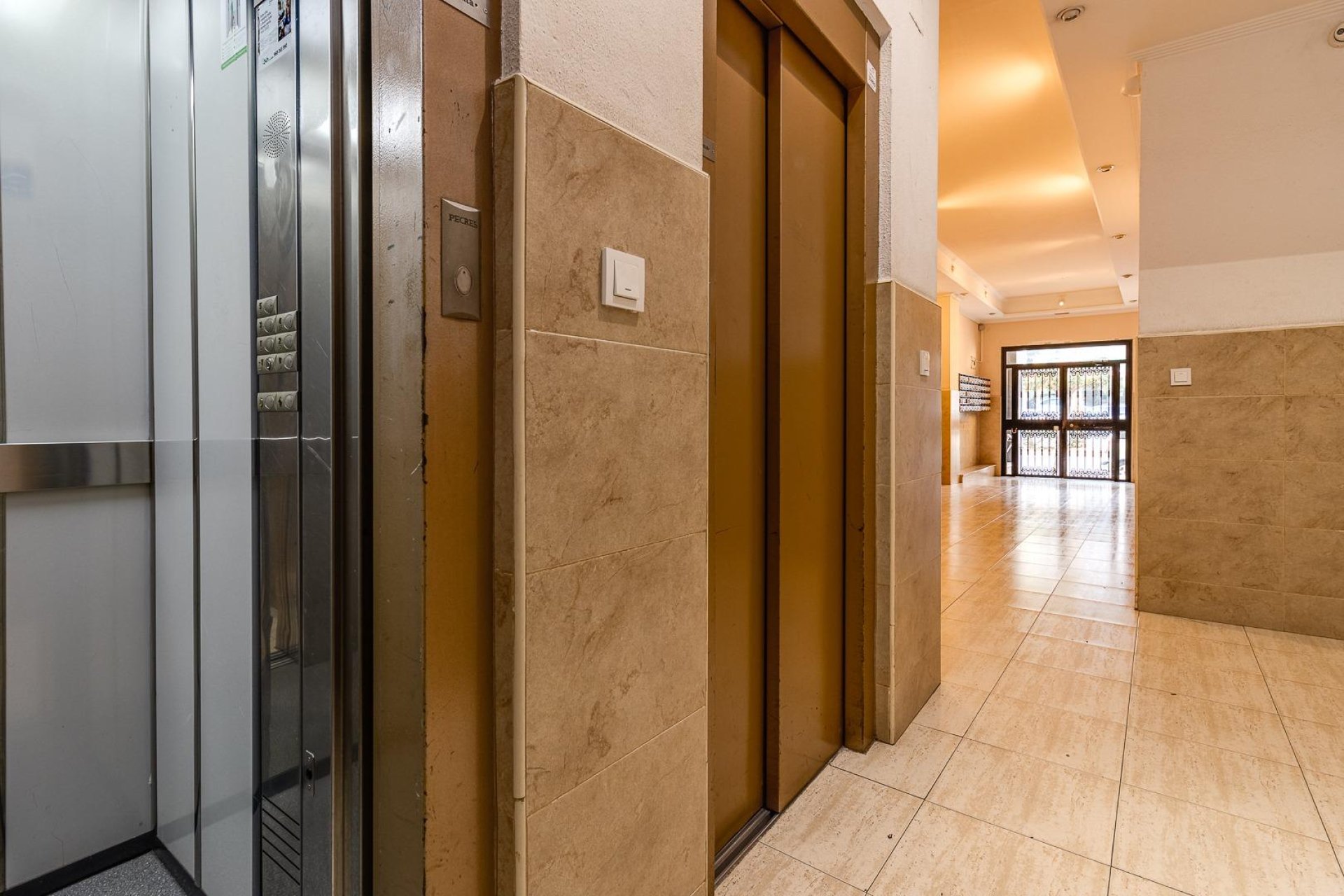 Revente - Appartement -
Torrevieja - Playa de los Locos