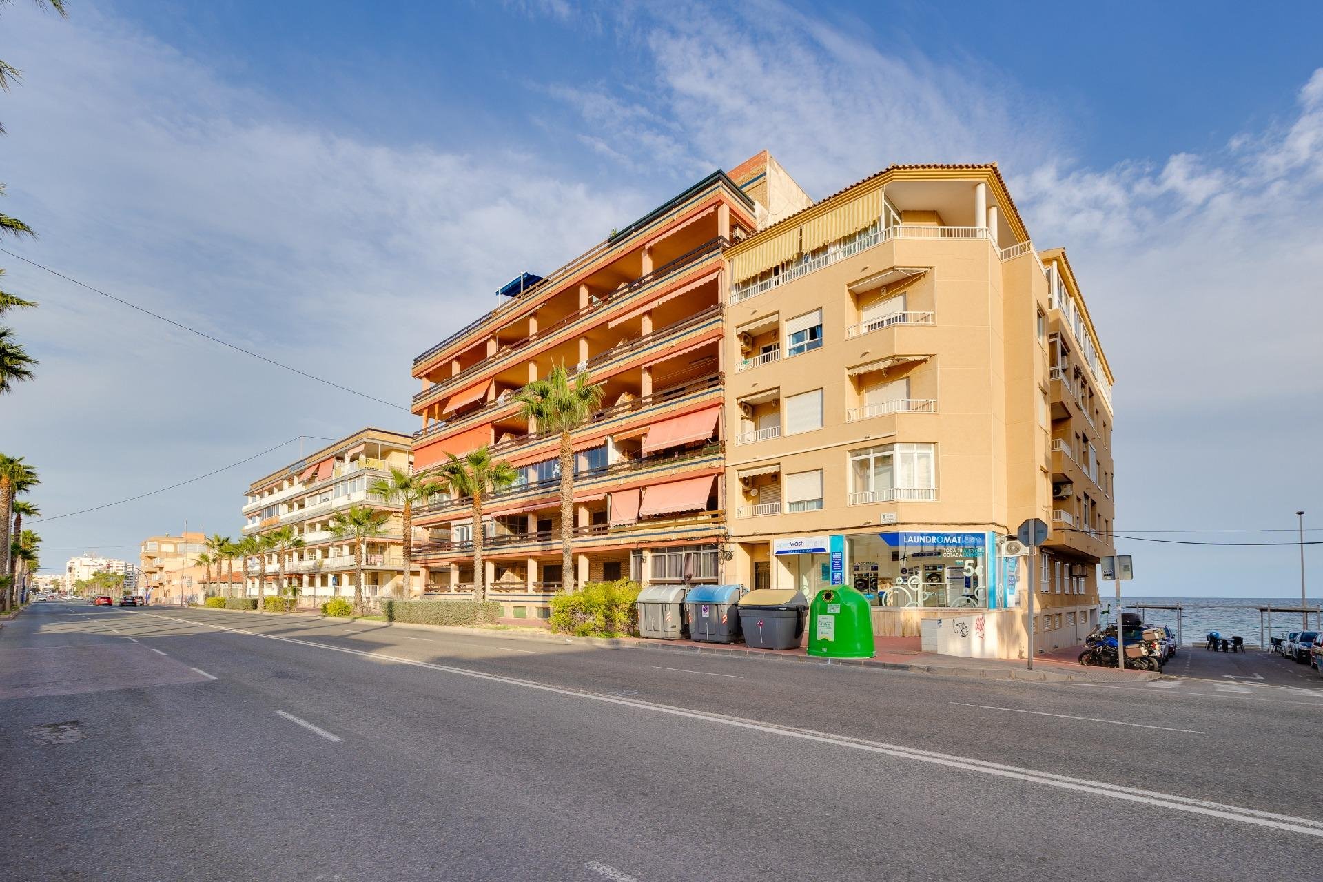 Revente - Appartement -
Torrevieja - Playa de los Naufragos