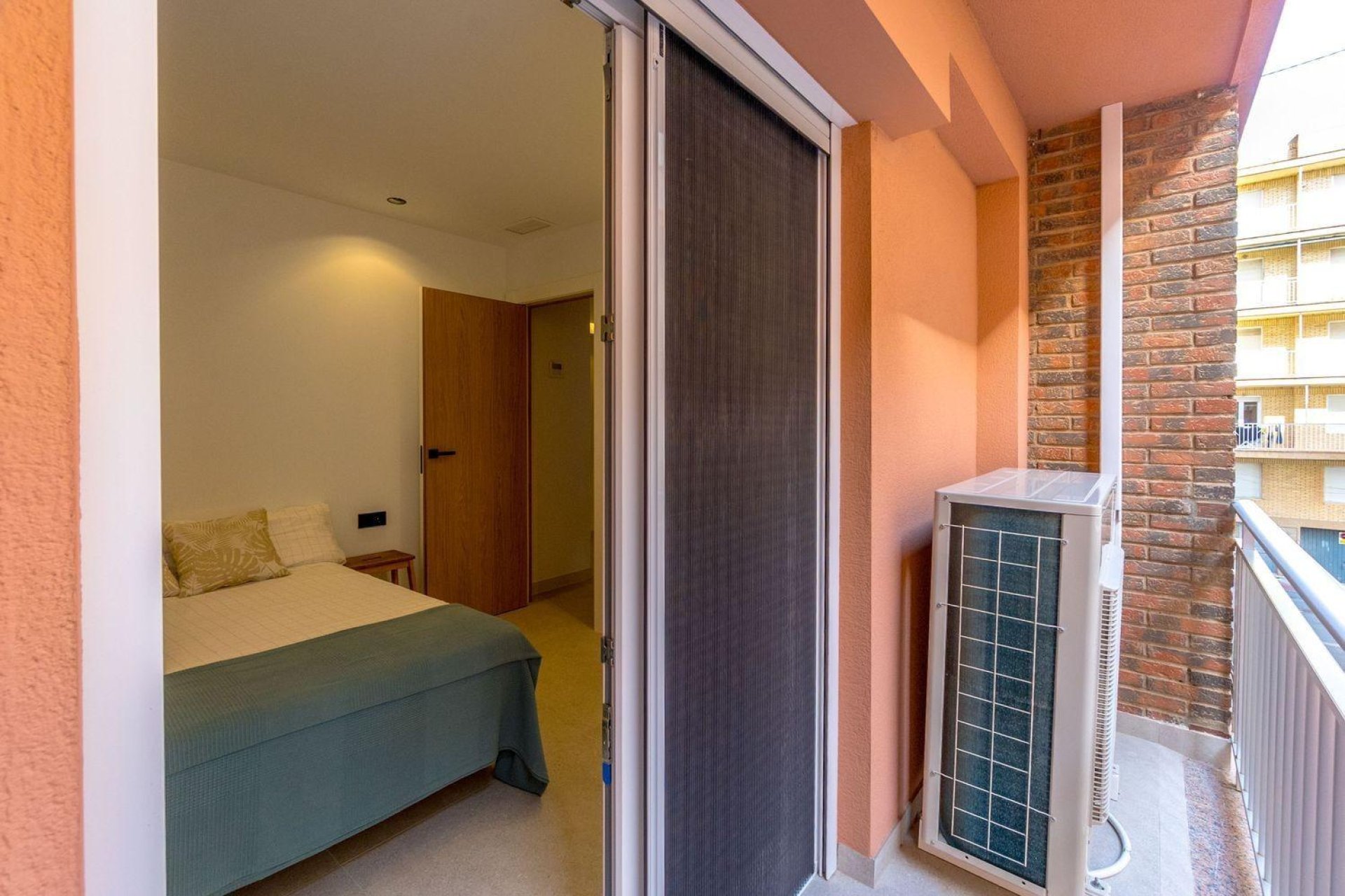 Revente - Appartement -
Torrevieja - Playa de los Naufragos