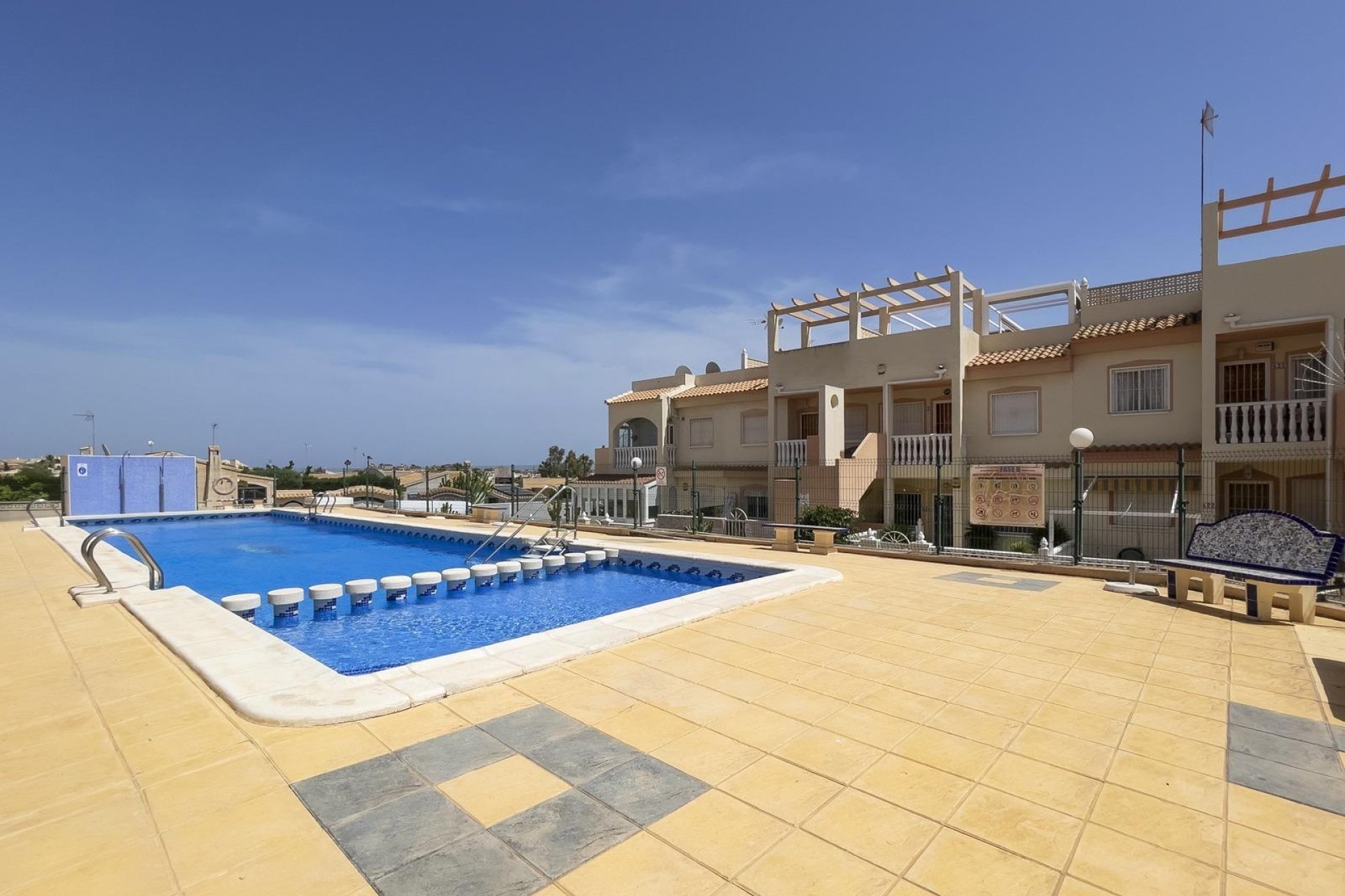 Revente - Buhardilla -
Orihuela Costa - La Florida