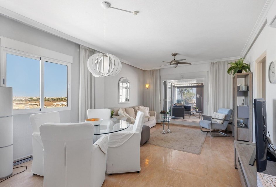 Revente - Buhardilla -
Orihuela Costa - Villamartín-Las Filipinas
