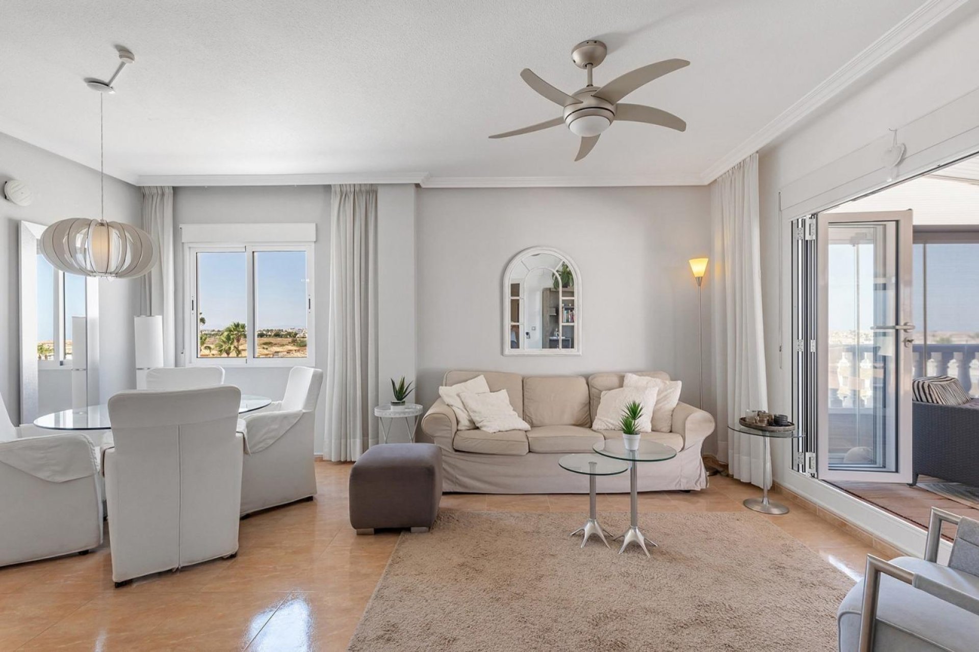 Revente - Buhardilla -
Orihuela Costa - Villamartín-Las Filipinas