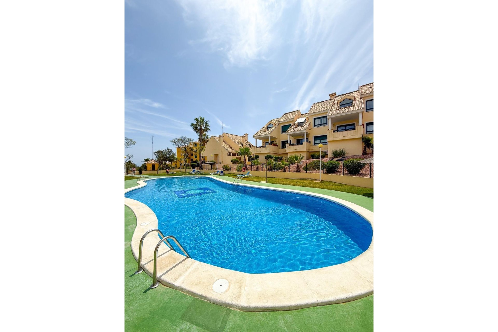 Revente - Duplex -
Orihuela Costa - Las Filipinas