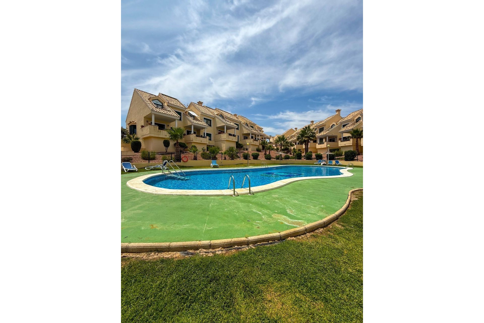 Revente - Duplex -
Orihuela Costa - Las Filipinas