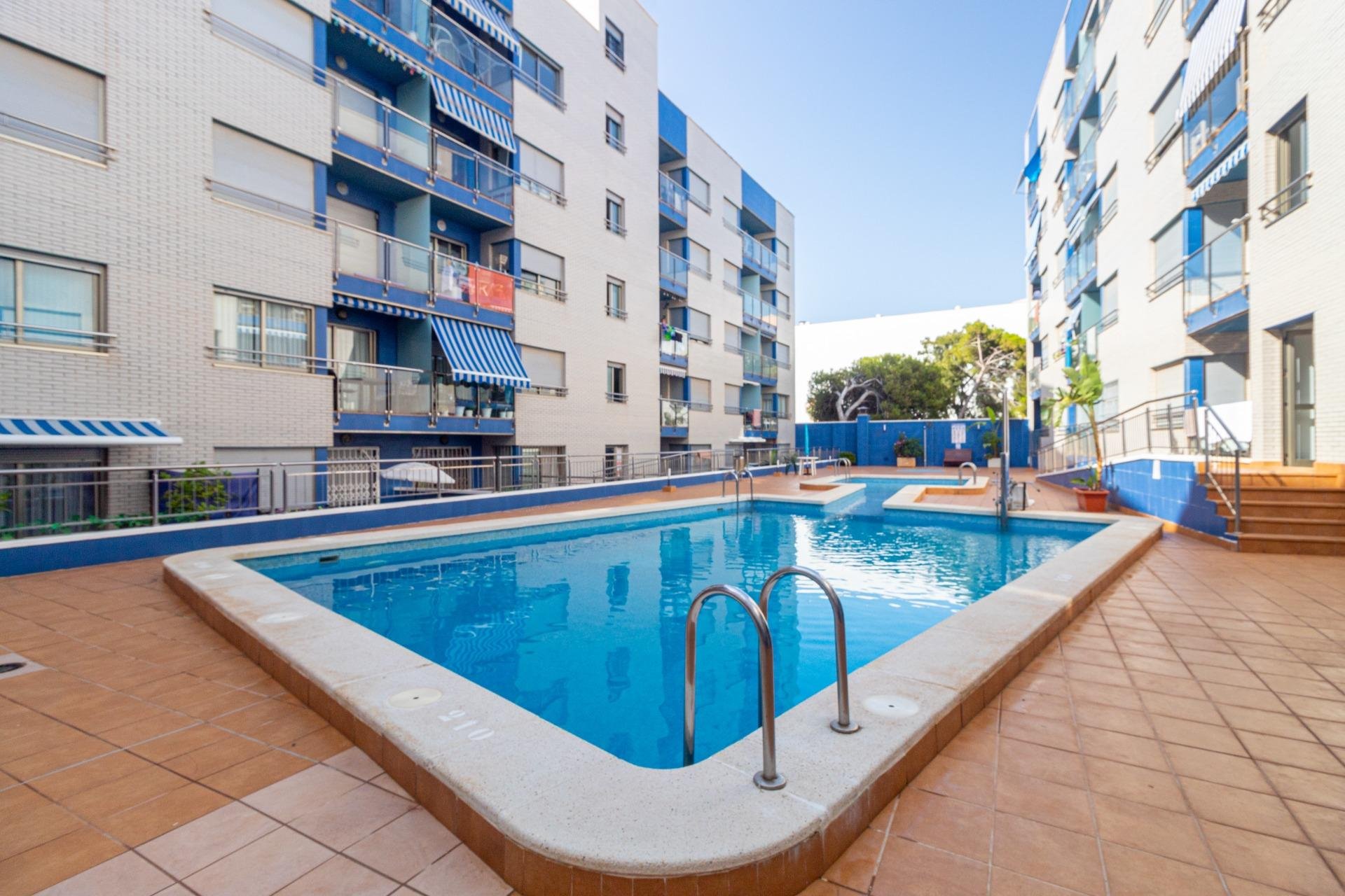 Revente - Flat -
Torrevieja - Playa de los locos