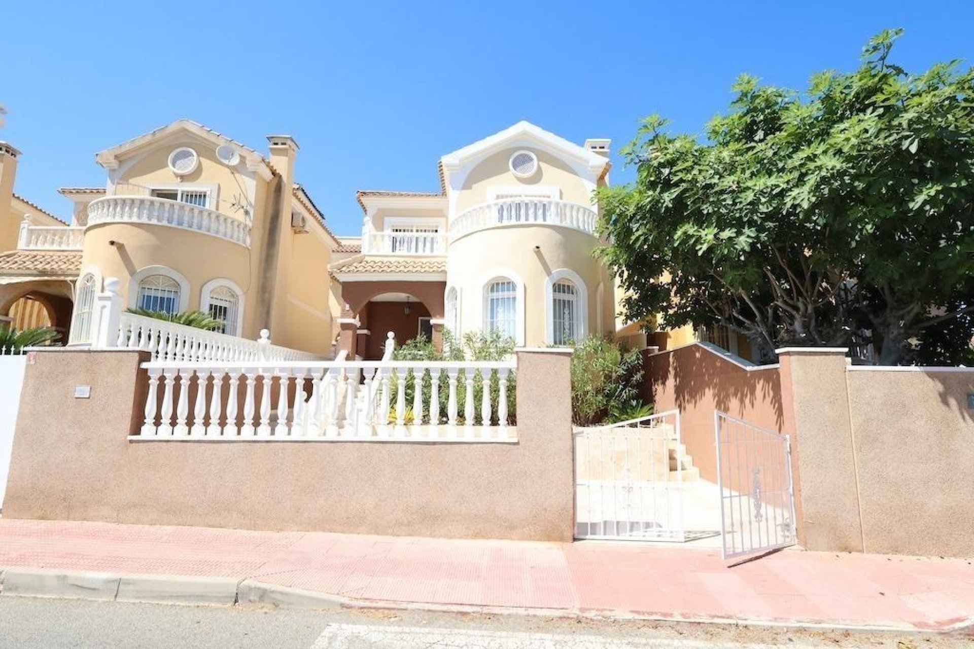 Revente - Maison de ville -
Orihuela Costa - Las Filipinas