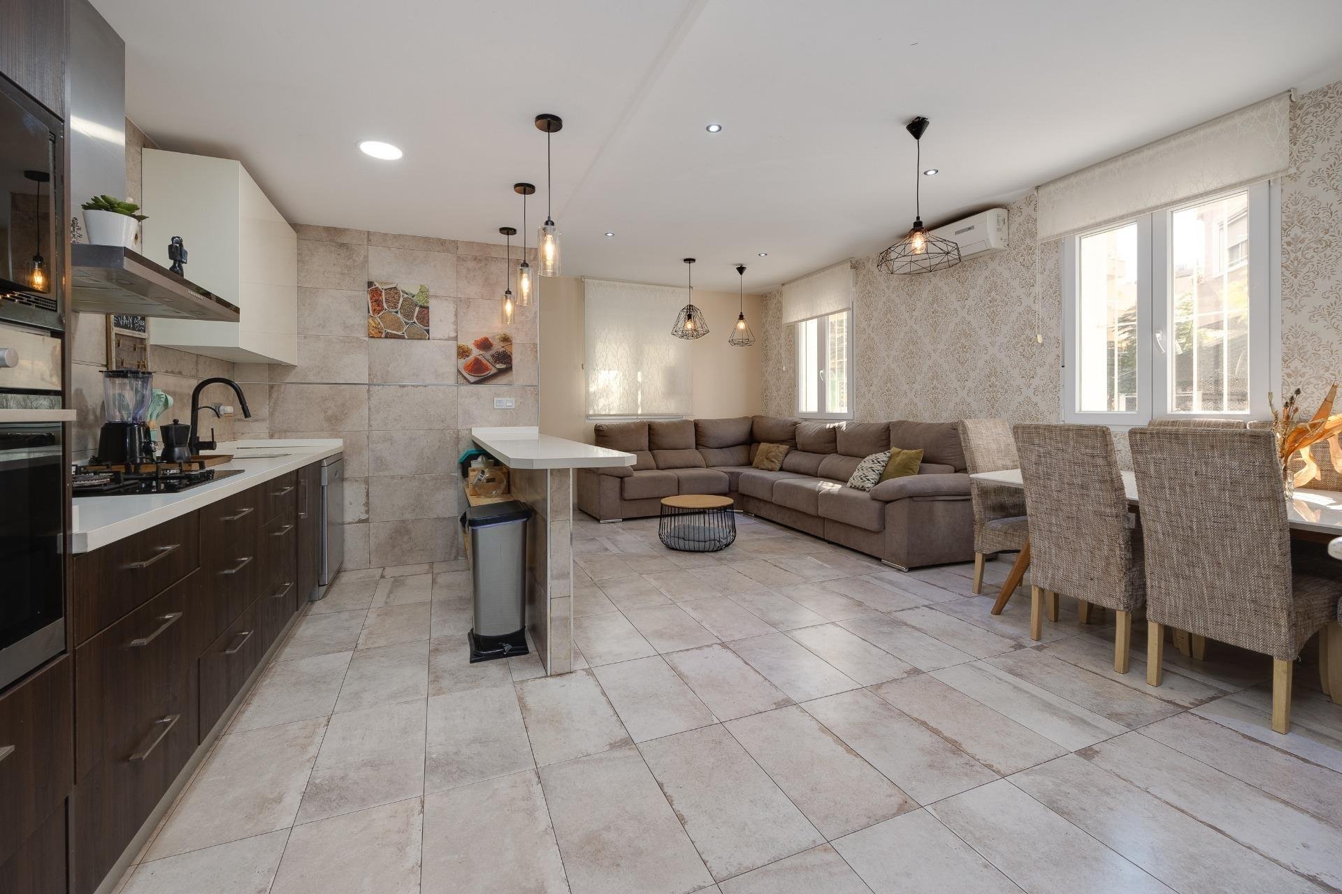 Revente - Maison de ville -
Torrevieja - Centro