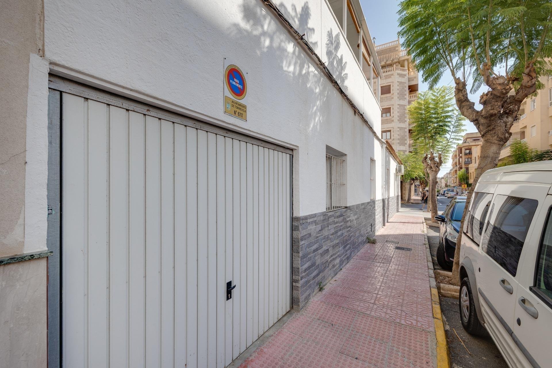 Revente - Maison de ville -
Torrevieja - Centro
