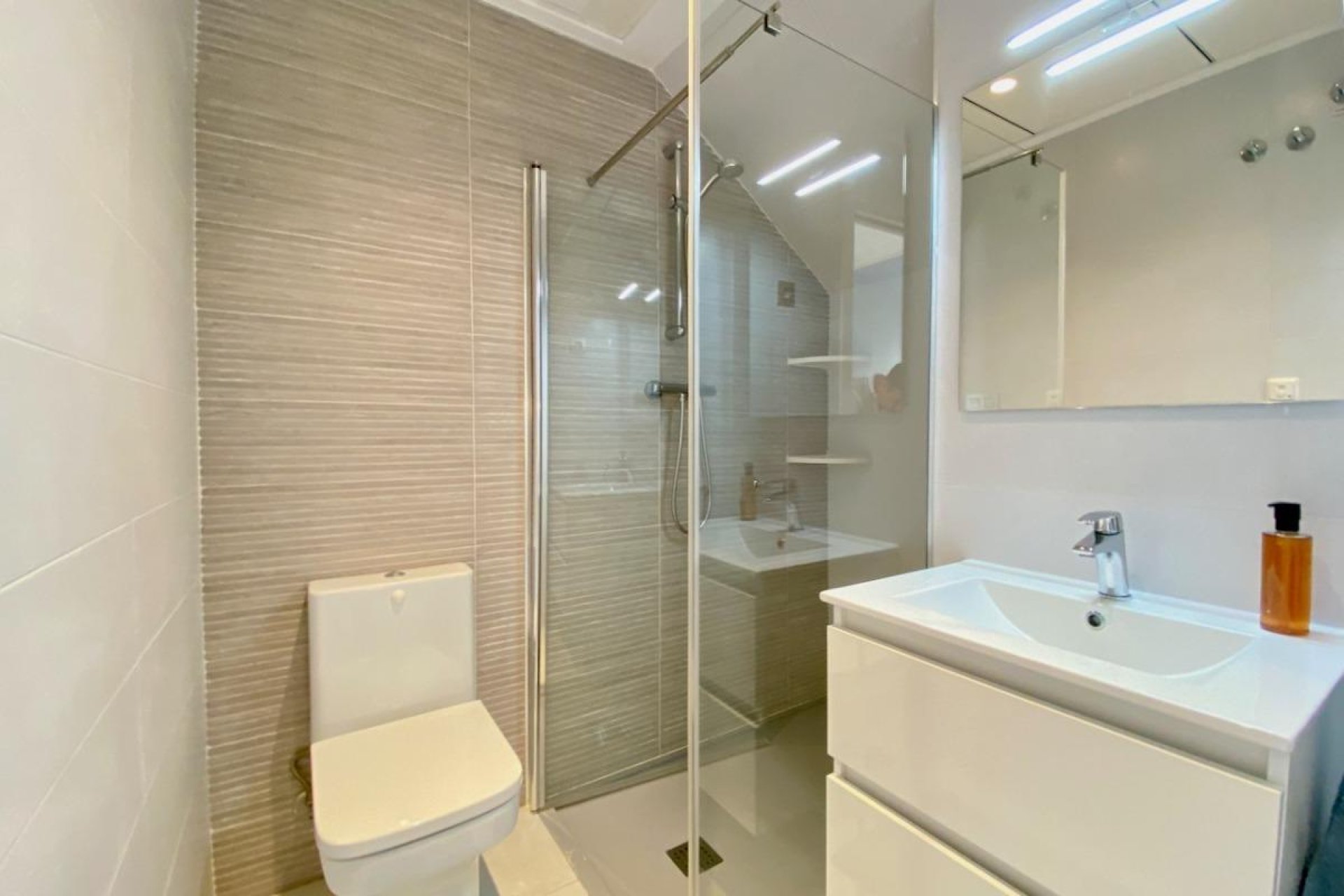 Revente - Maison de ville -
Torrevieja - Centro