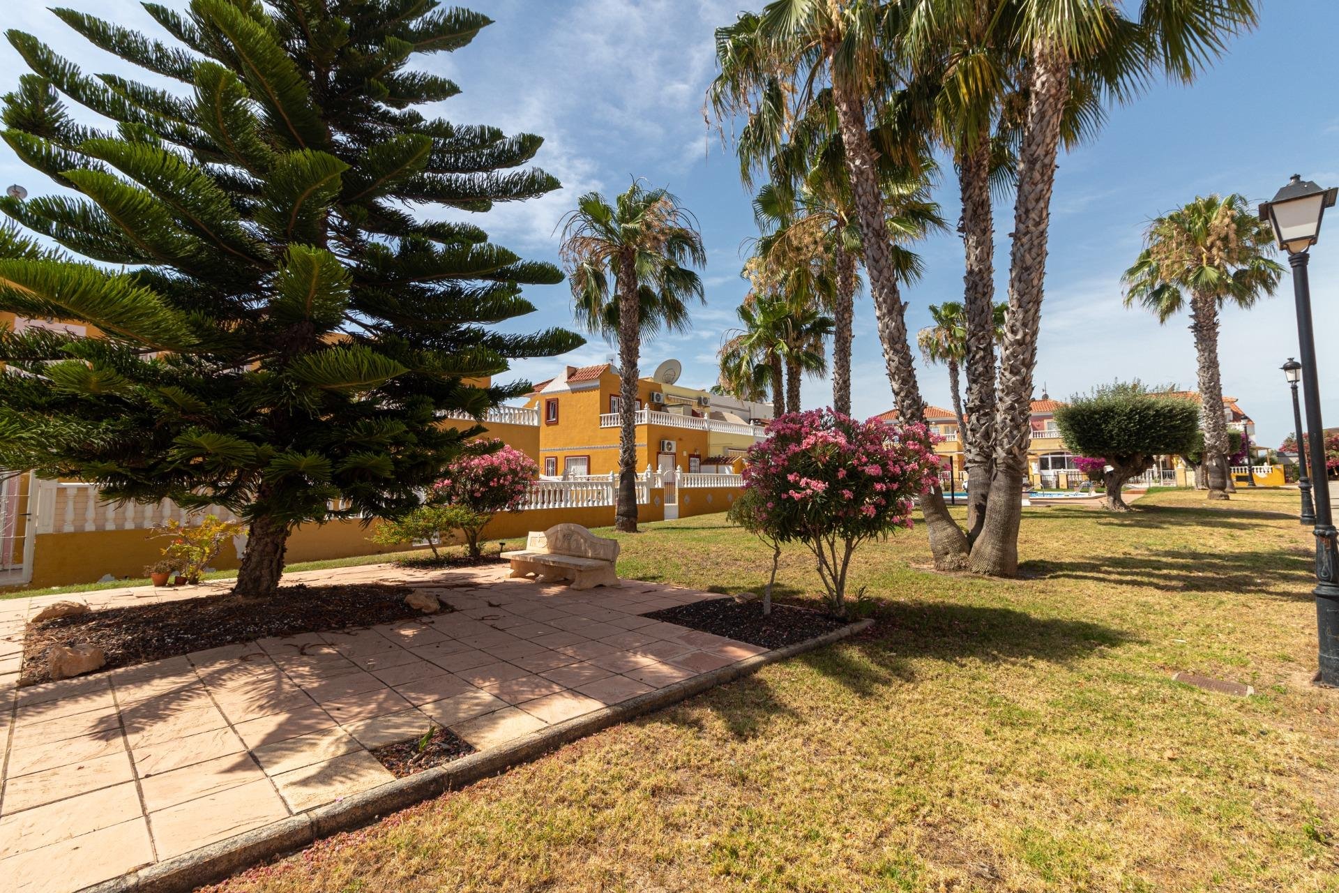 Revente - Terraced house -
Orihuela Costa - La Regia