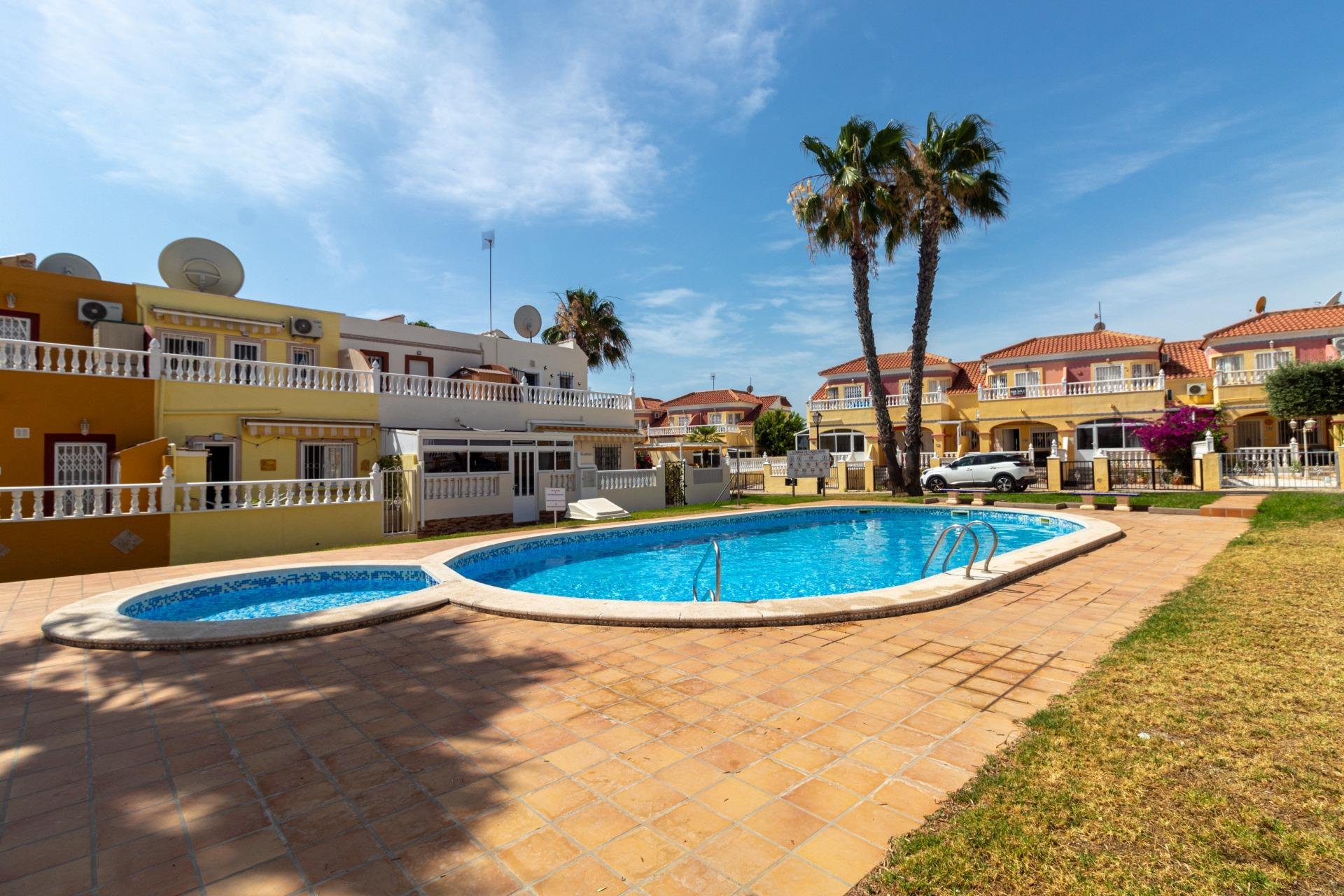 Revente - Terraced house -
Orihuela Costa - La Regia