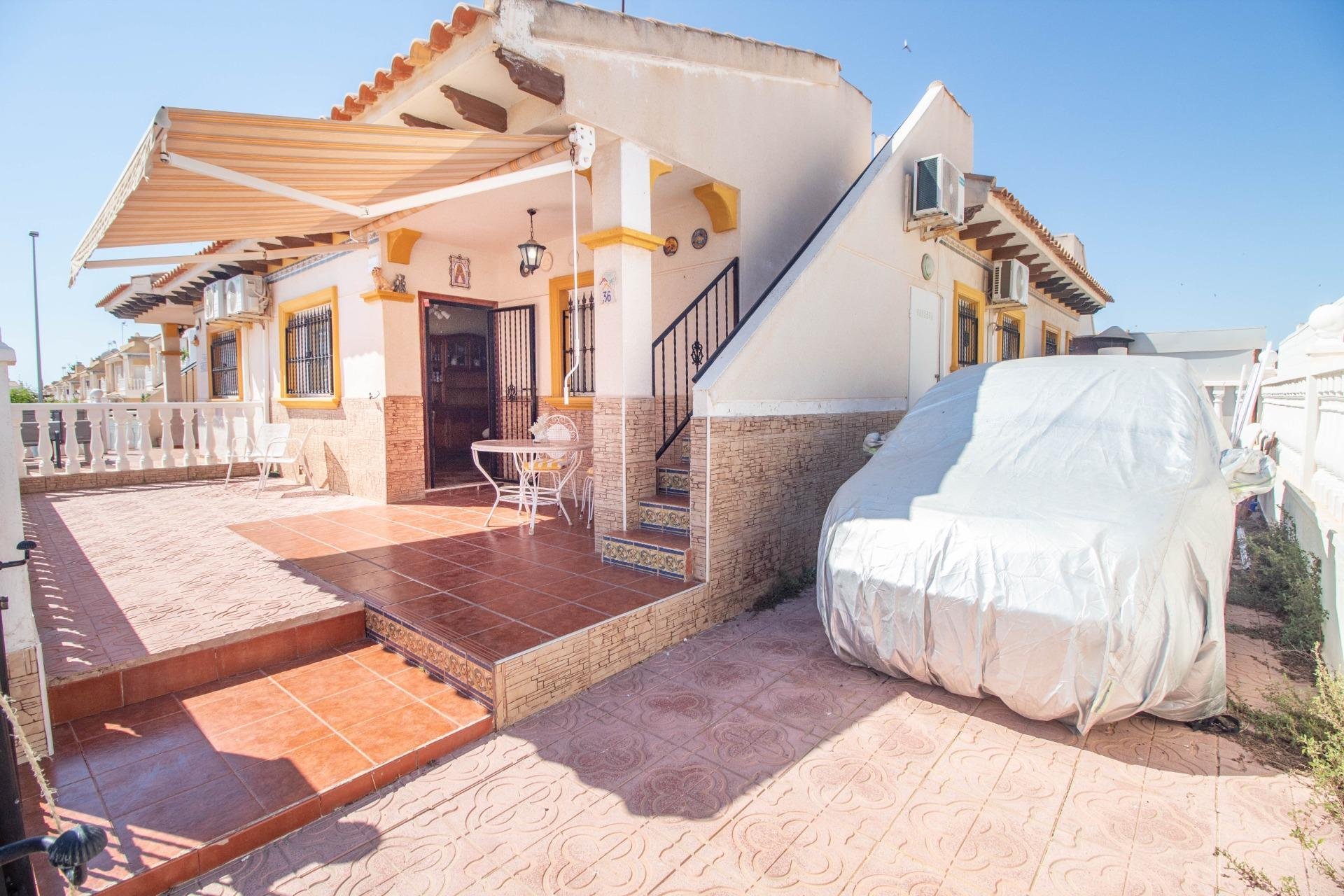 Revente - Terraced house -
Orihuela Costa - La Zenia