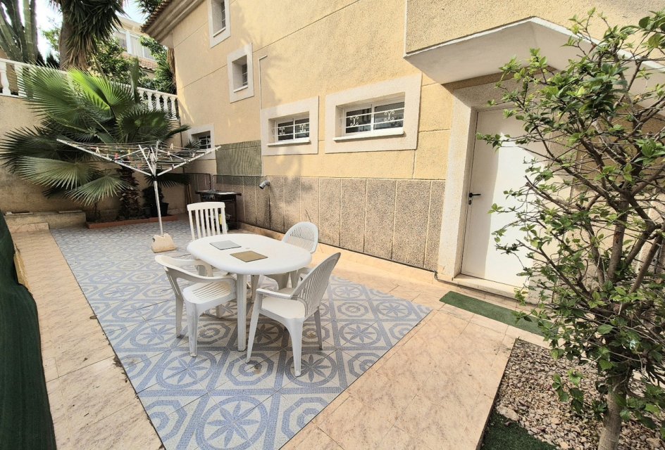 Revente - Villa -
Los Altos - Costa Blanca