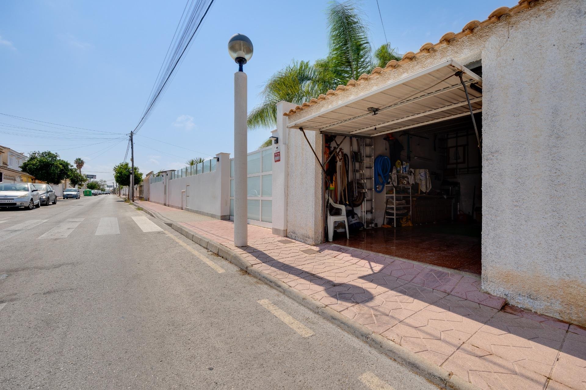 Revente - Villa -
Orihuela Costa - La Regia